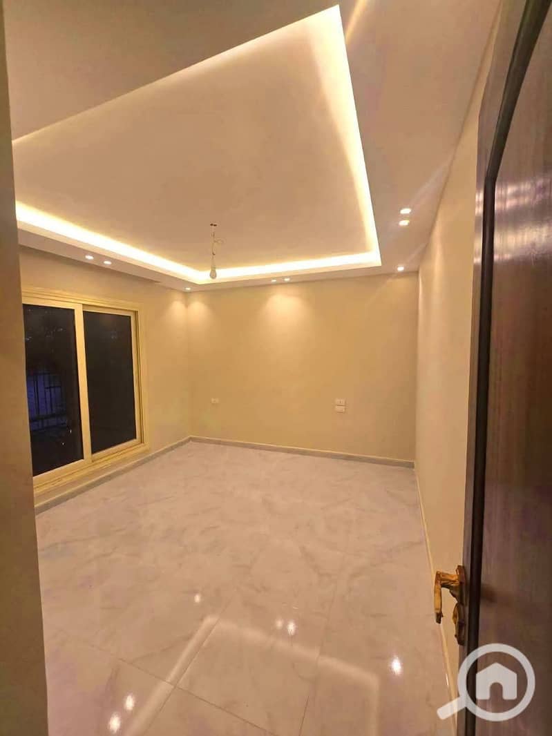 4 56cc0d95-4101-4459-bb38-86b9120cd0a6. jpg