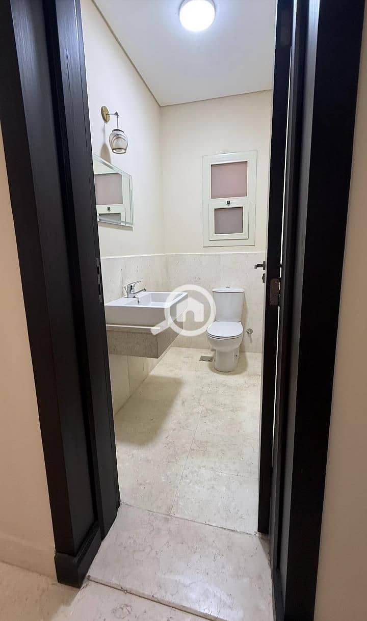 21 WhatsApp Image 2025-12-06 at 8.22. 48 PM (1). jpeg