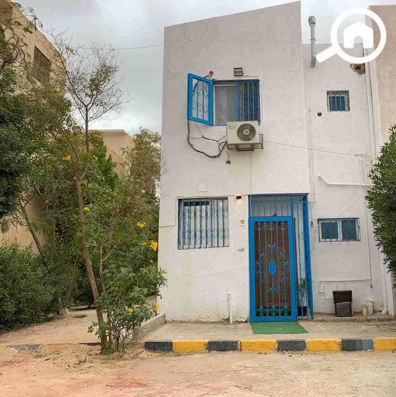 2 vcwEkpEhaHKPyip8wzLiVJ2qv2XCLMxZFZSP3KIR. jpg