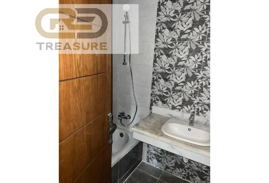 7 bef19233-698a-43a9-b87b-4fe007e92292. jpg