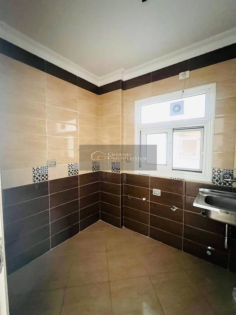 4 b5431d3e-16f0-4ba4-bdfc-d11530363296. jpg