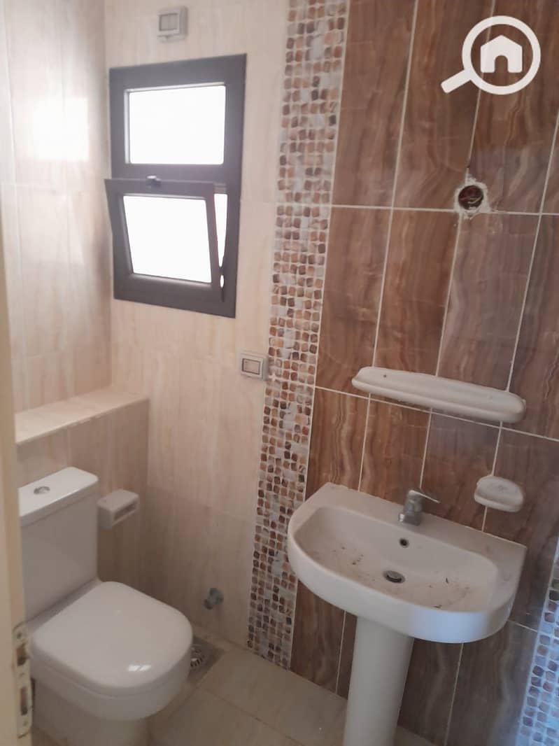 9 4aeadb38-3104-4058-9e72-f4ff1c04ce2c. jpg