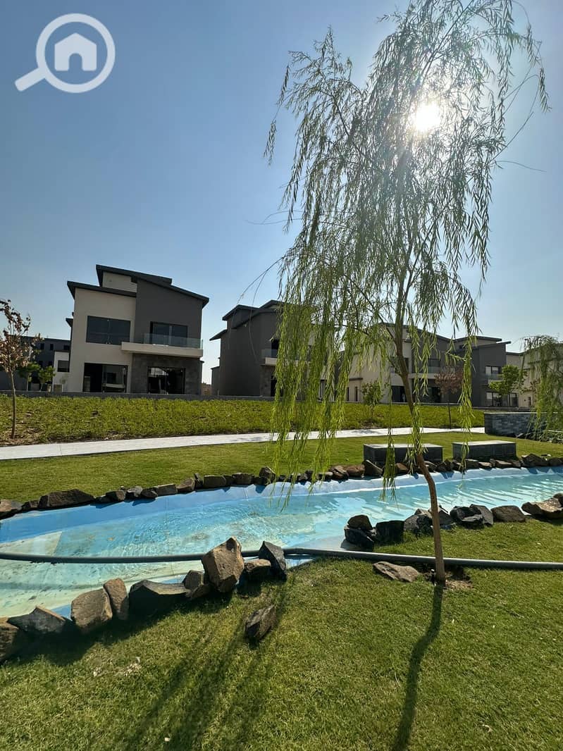 5 WhatsApp Image 2025-12-04 at 16.02. 55_495434ff. jpg