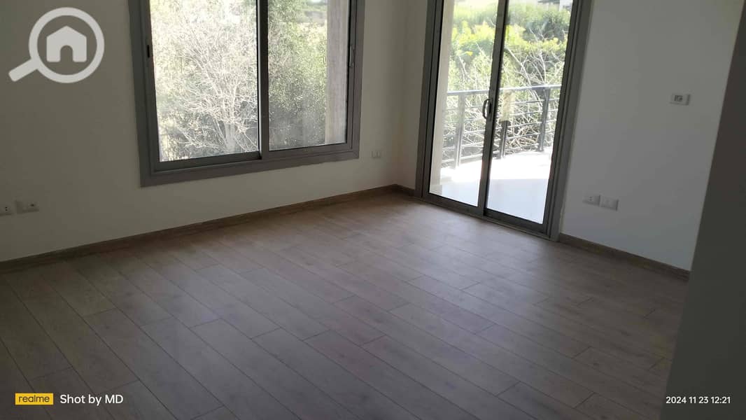 2 811c64cf-a23c-452b-beb8-8bd8179ea0b1. jpg