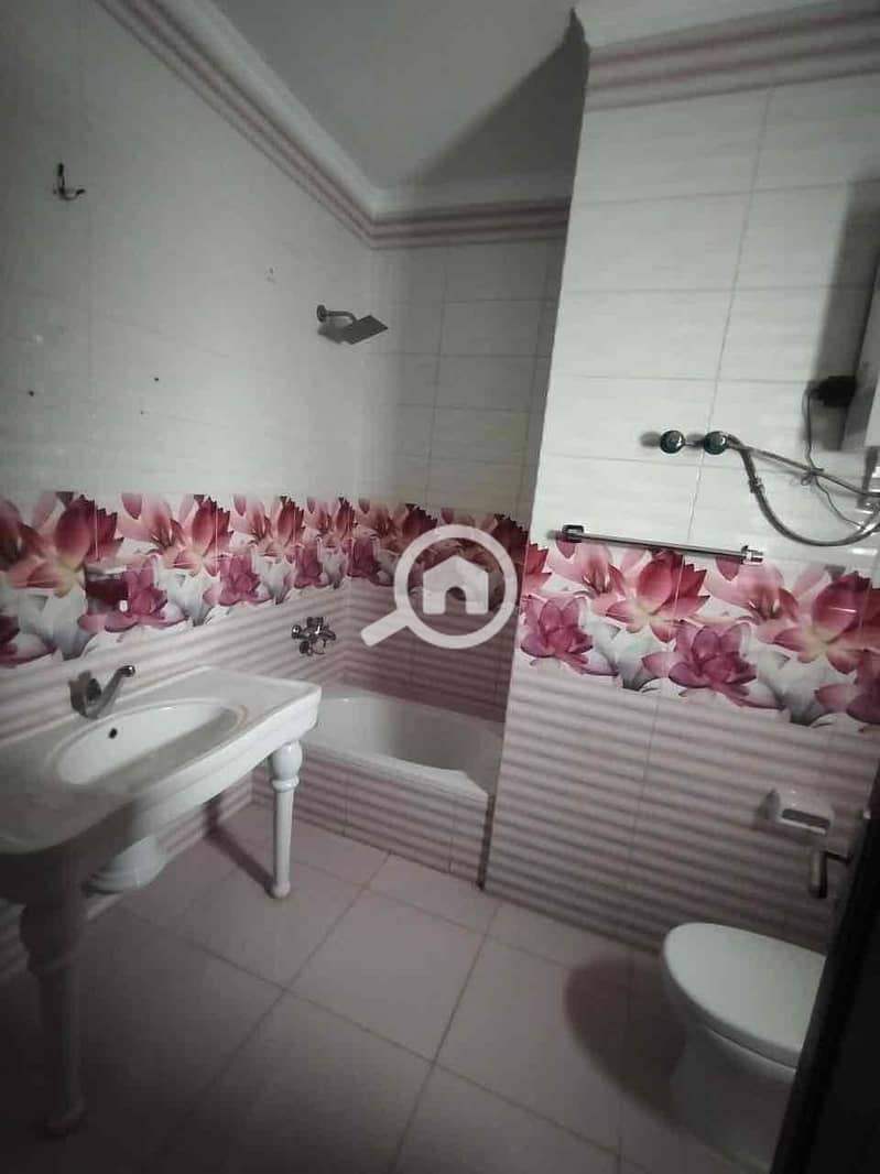 3 114ed48d-e0b1-4d47-b7ed-551f0132875e. jpg