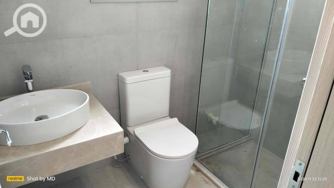 4 b48464e9-a751-479c-b0f9-88a11d78325f. jpg