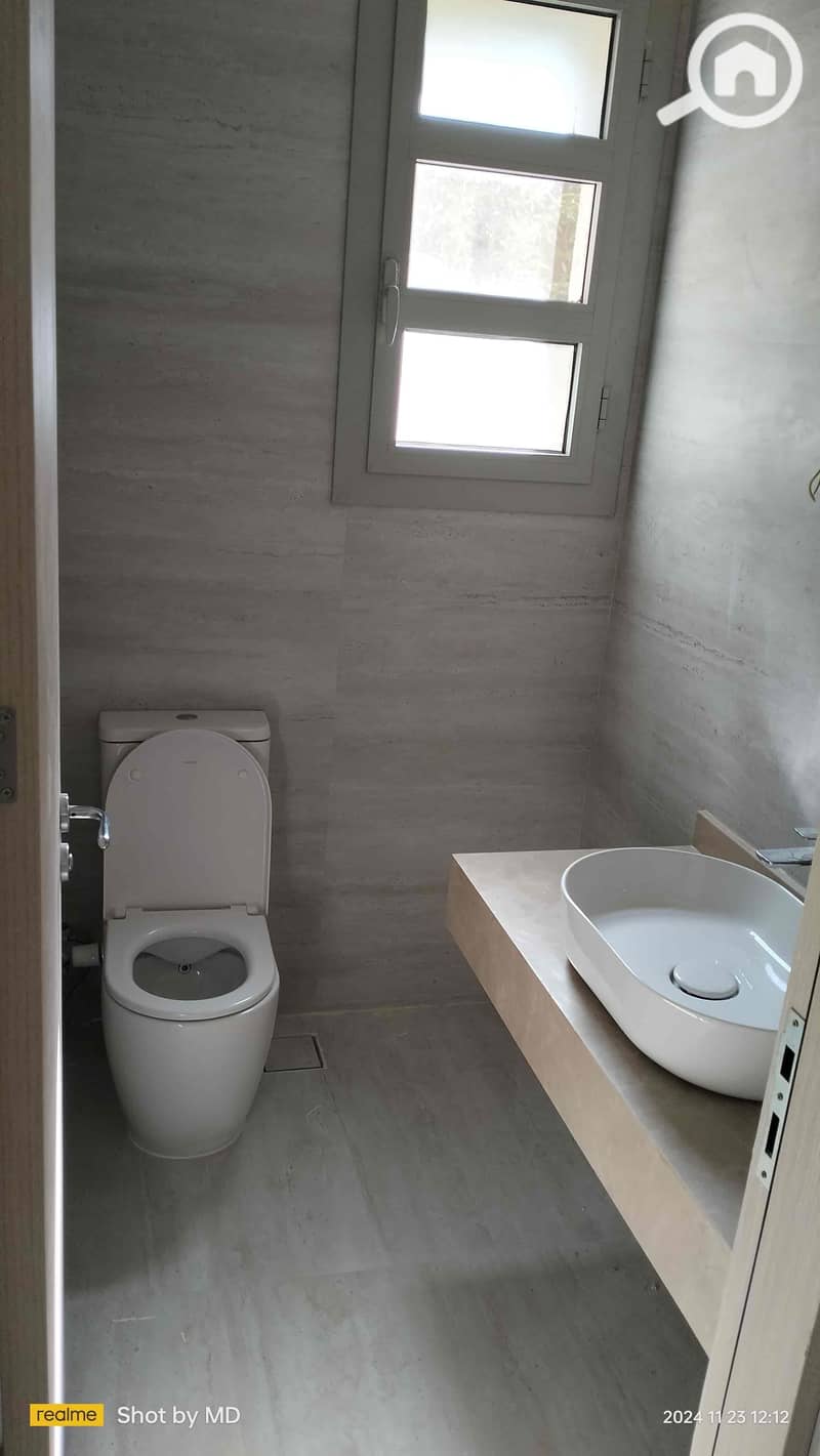 8 0021c455-4b83-4711-9346-362641d65064. jpg