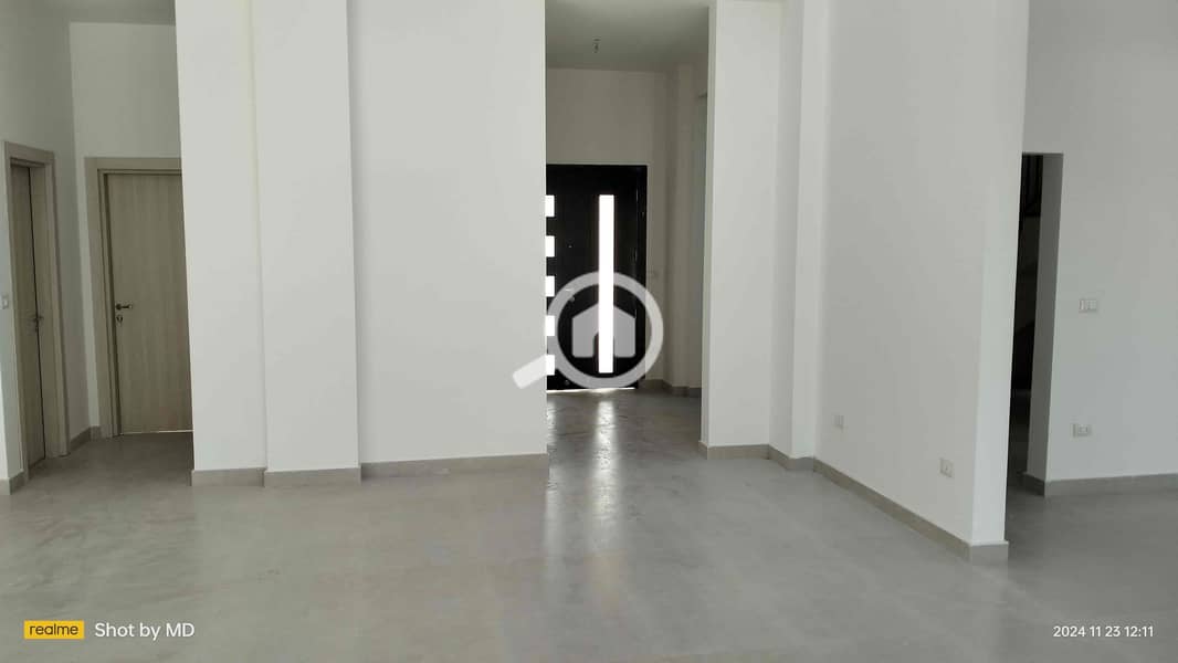 10 ffc01981-c5b3-490d-b92e-c58b4f7011e3. jpg