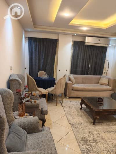3 Bedroom Flat for Rent in Sheikh Zayed, Giza - IMG-20251208-WA0261. jpg 3 Bedroom Flat for Rent in Sheikh Zayed, Giza - IMG-20251208-WA0261. jpg