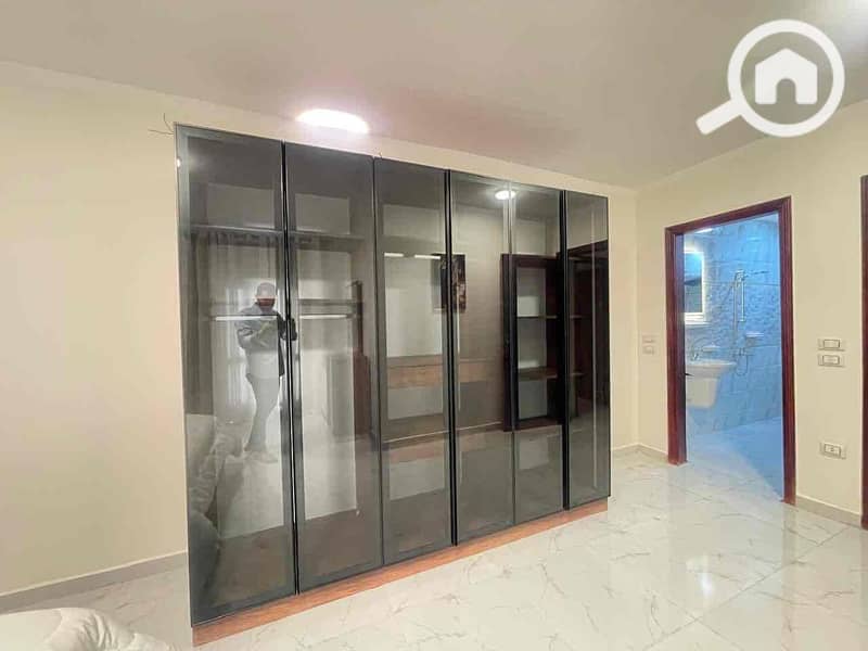 12 849b27d5-df59-4bef-ae08-86ad0e2c92d0. jpg