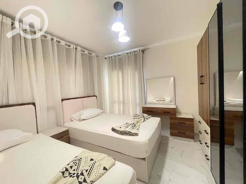 21 77f2bd36-5503-4f7c-81b6-f57beb961626. jpg