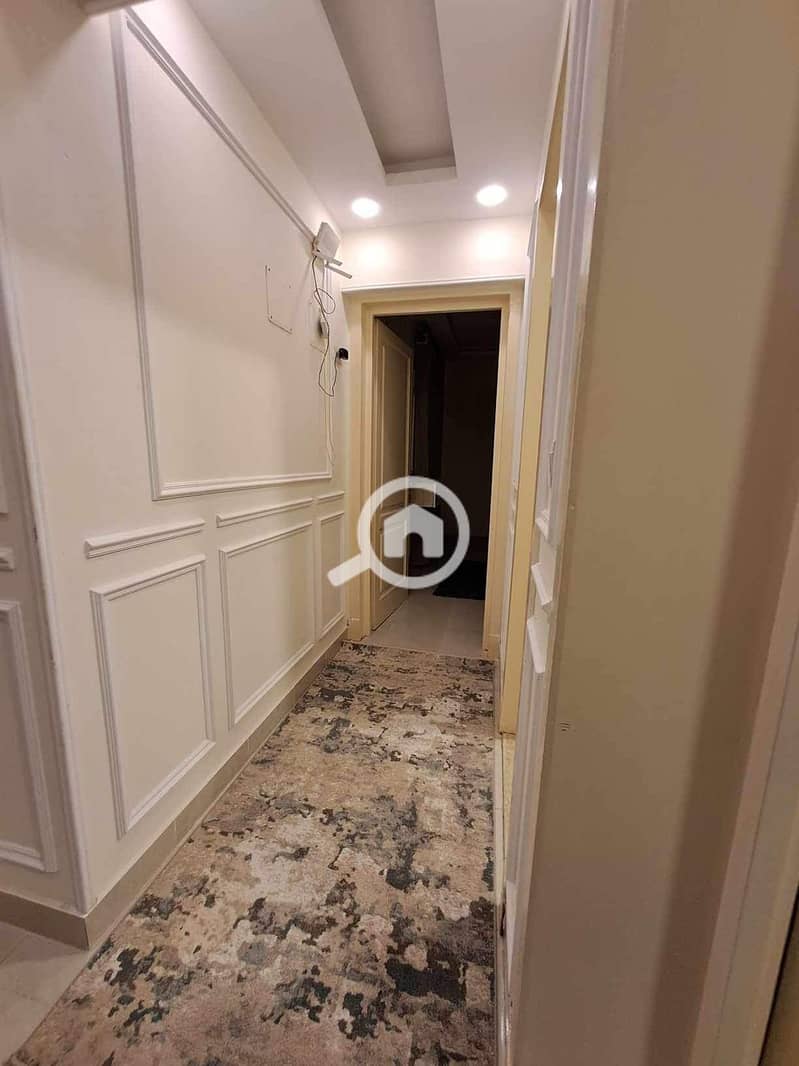 10 642d4e5d-2321-4476-b599-317a7d330317. jpeg