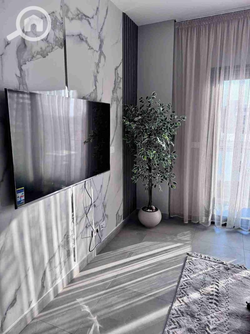 1000488468. jpg 1000488468. jpg