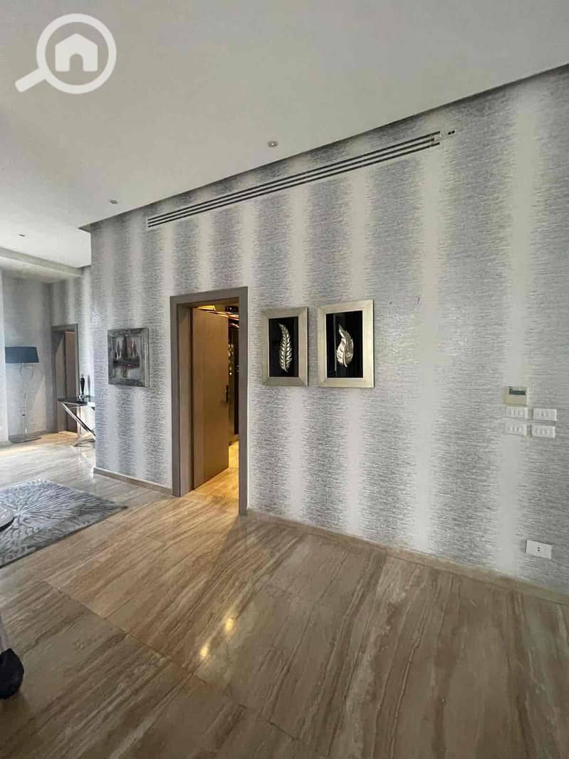 10 0ccbc0c1-513d-425a-a72c-7fb0221b06db. jpg