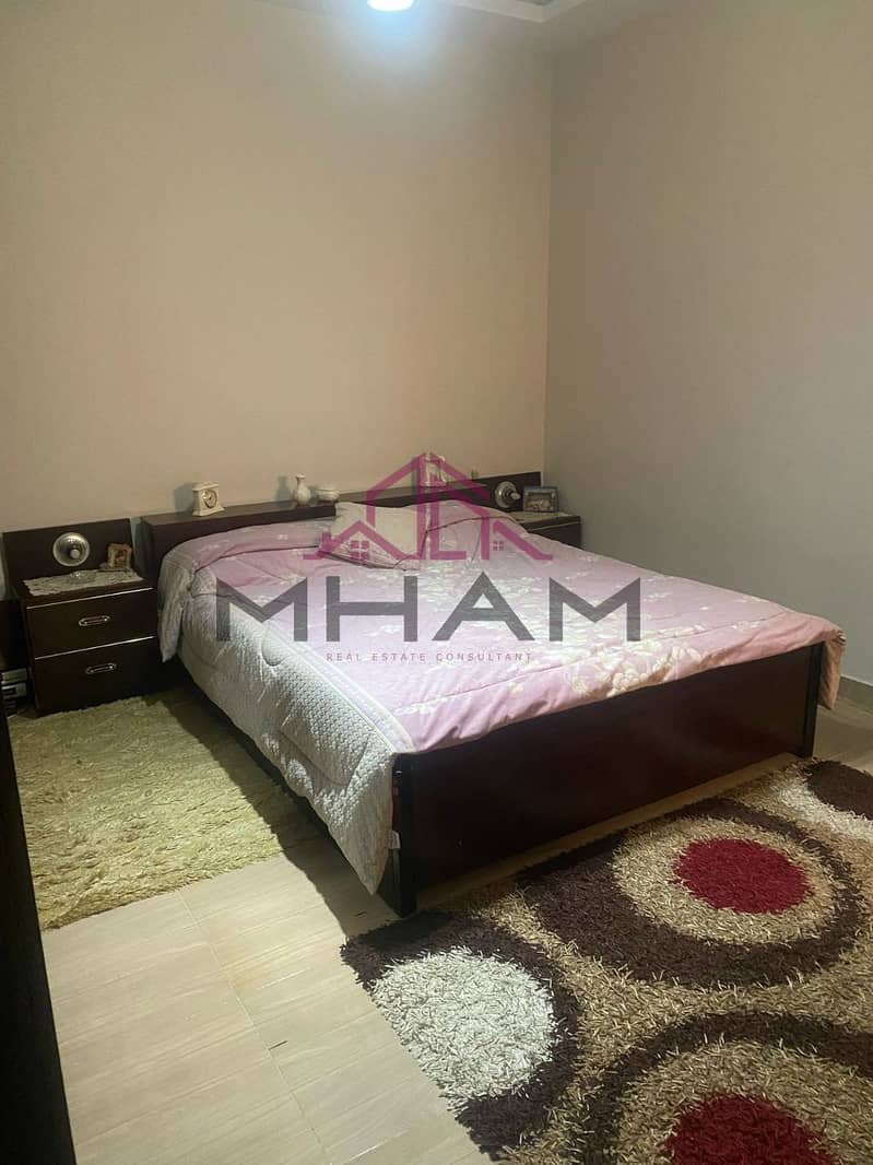 4 photo_5886629623137766188_y. jpg