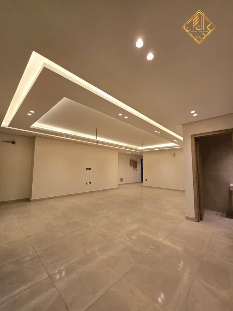 4 WhatsApp Image 2025-12-03 at 17.20. 24 (1). jpeg