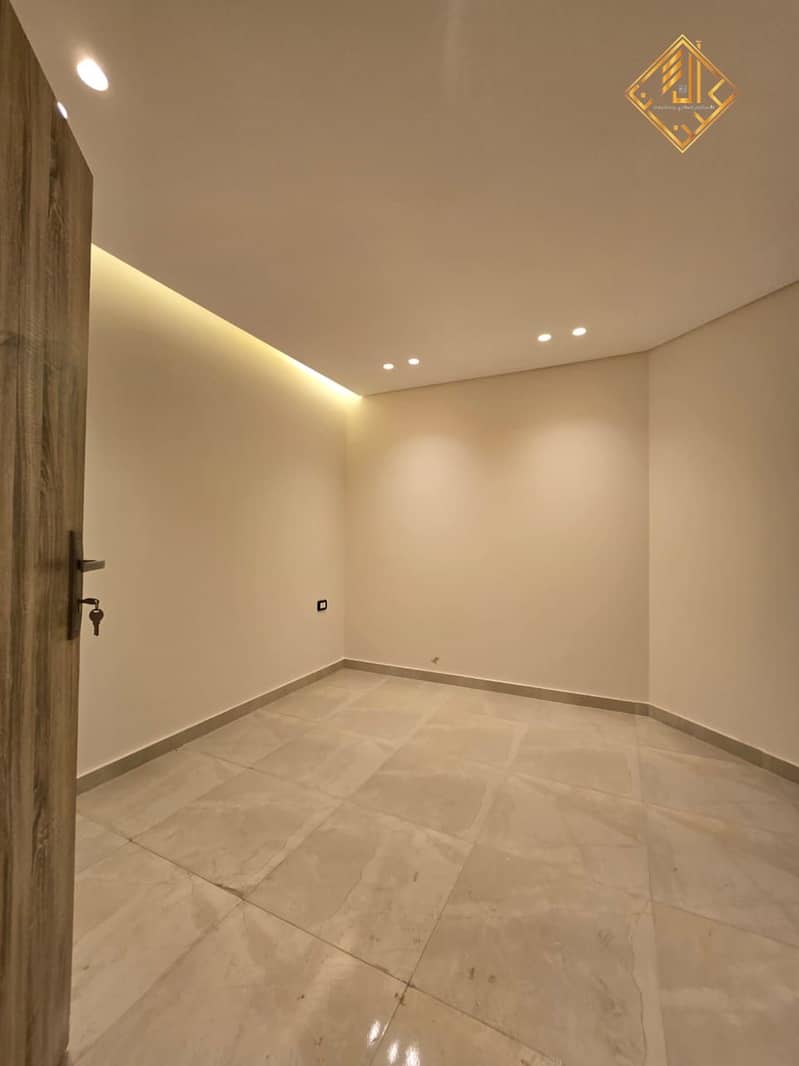 8 WhatsApp Image 2025-12-03 at 17.20. 26. jpeg