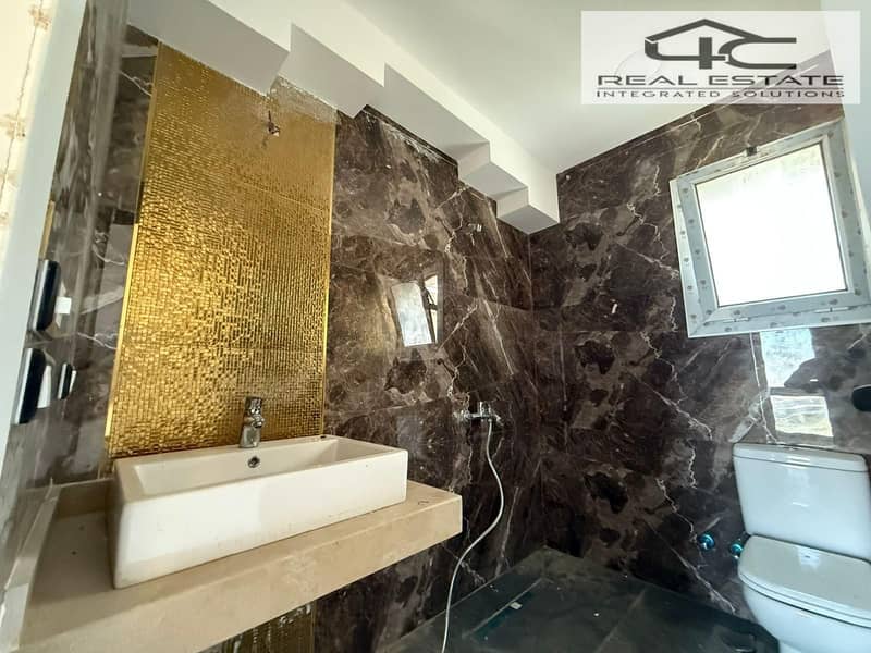 10 WhatsApp Image 2025-12-08 at 13.28. 41. jpeg