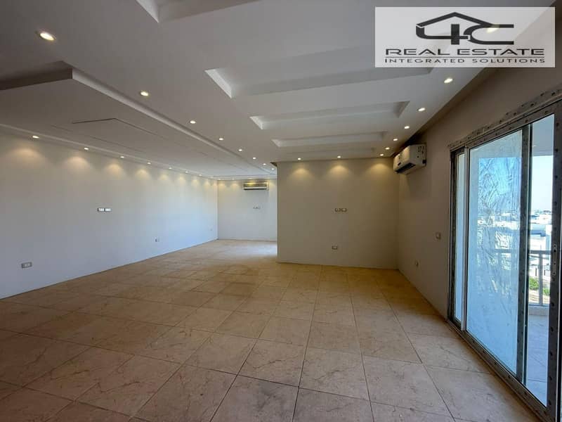 12 WhatsApp Image 2025-12-08 at 13.28. 44 (1). jpeg