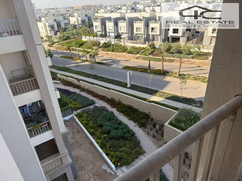 24 WhatsApp Image 2025-12-08 at 13.28. 50 (1). jpeg