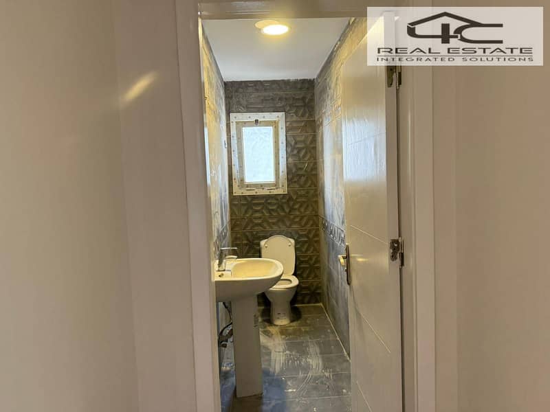 25 WhatsApp Image 2025-12-08 at 13.28. 50 (2). jpeg