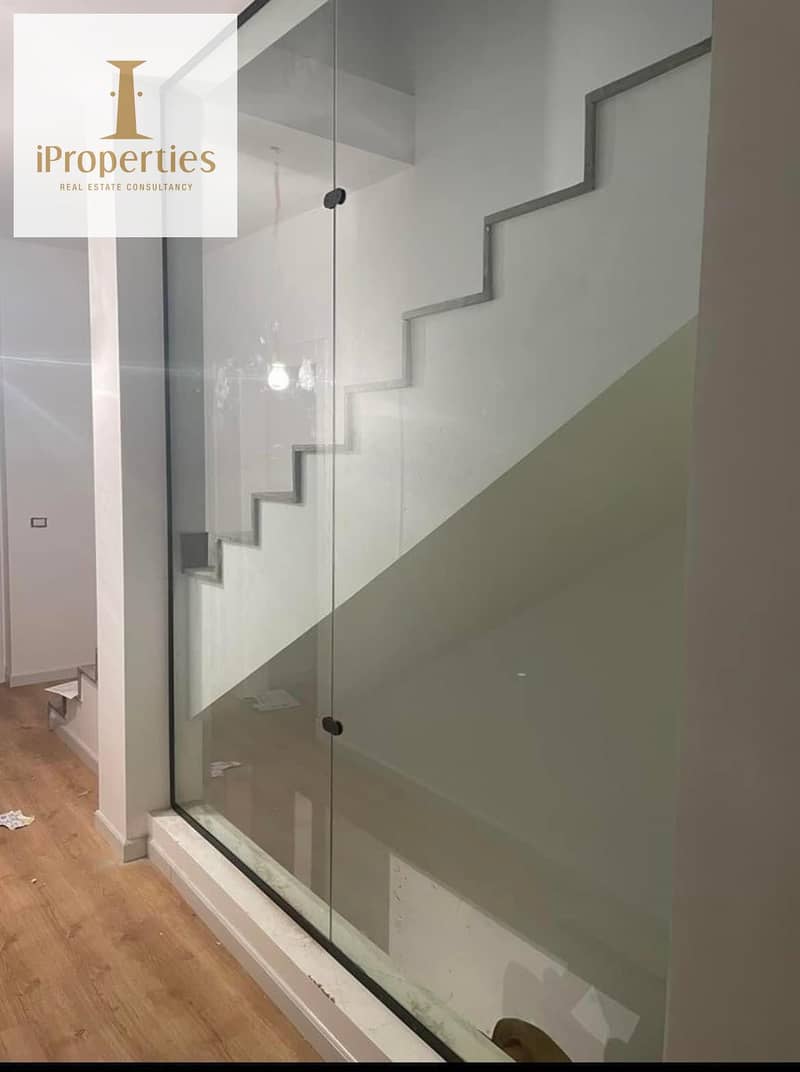 2 4bfca53b-e350-4f77-b4b3-0c2f4760a806. jpeg