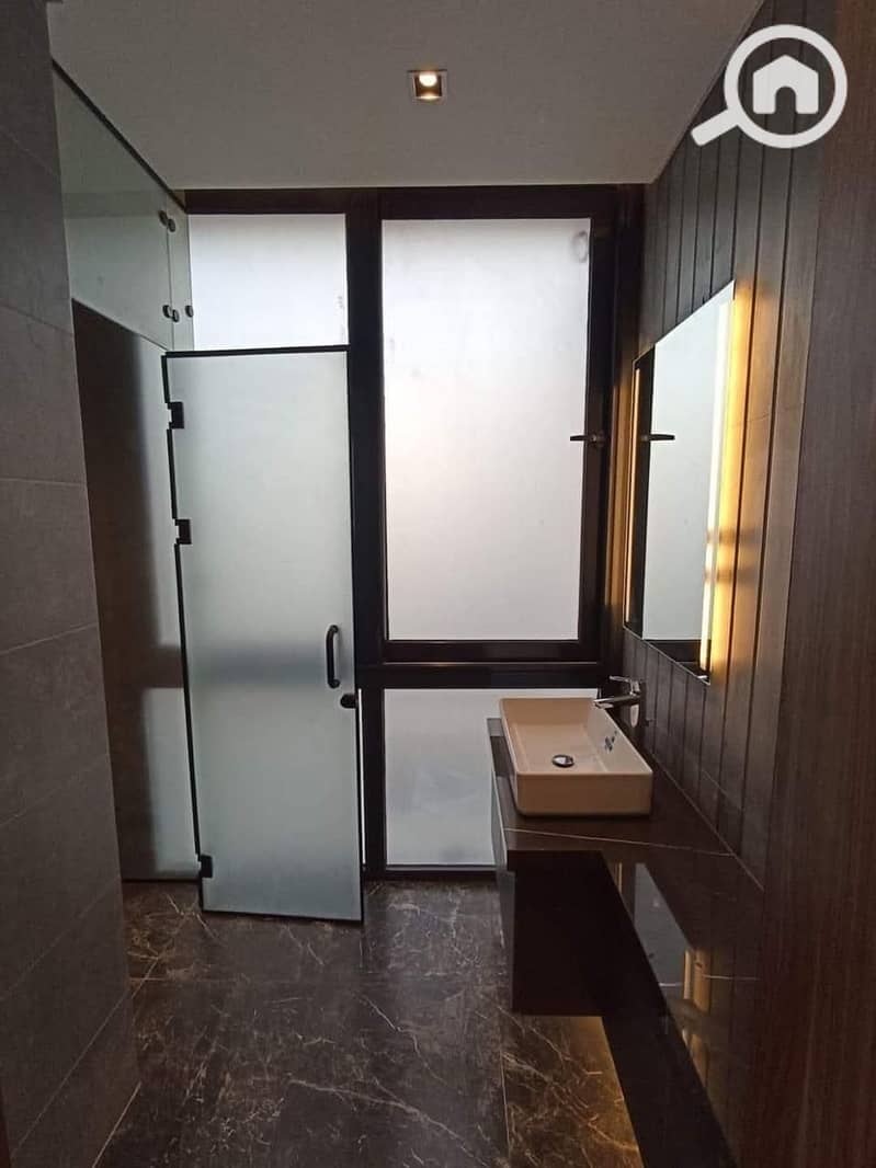 10 b6ce674f-4a07-4095-9e35-736a51d3e64a. jpeg