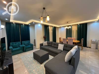 شقة 4 غرف نوم للايجار في الشيخ زايد، الجيزة - IMG-20251208-WA0310. jpg