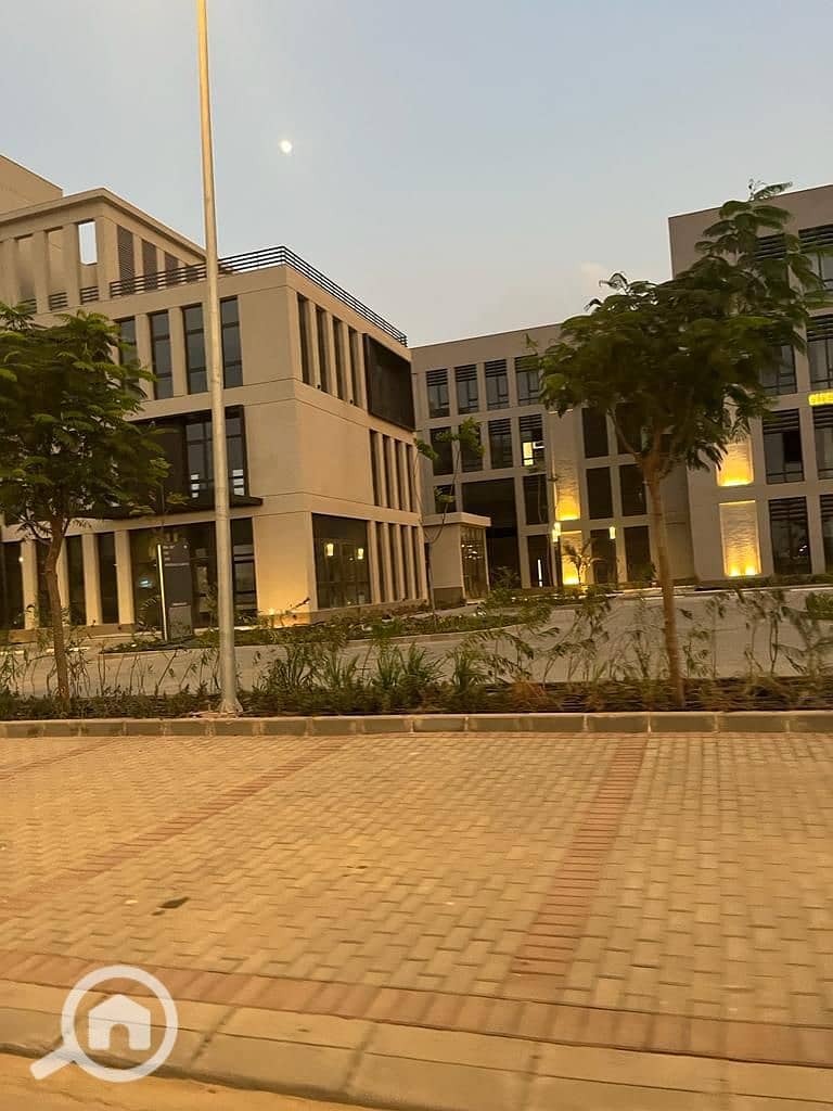 3 a5e90e10-c217-4dec-a921-ff7a41b5f015. jpg