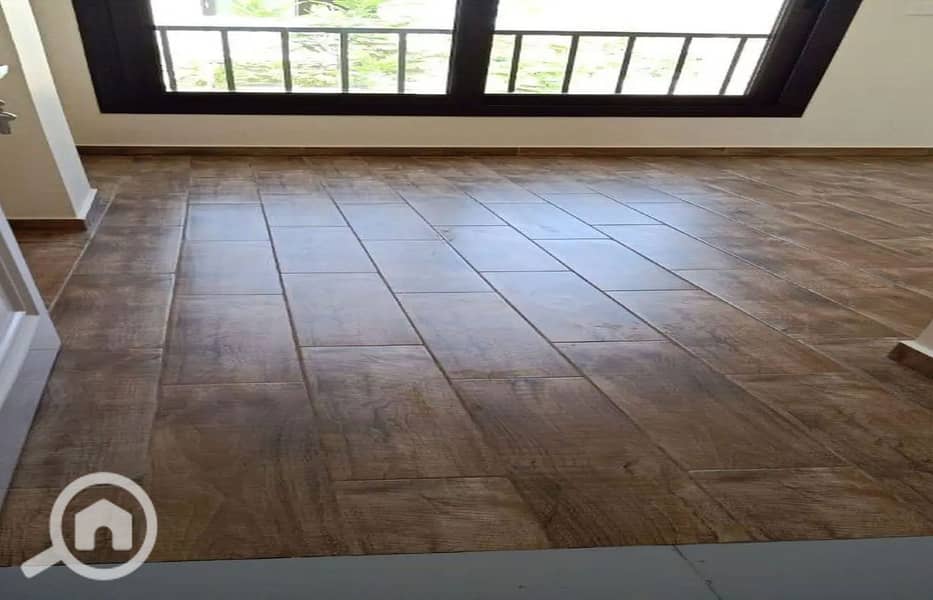 2 5832132-70419o_1400x900. jpg