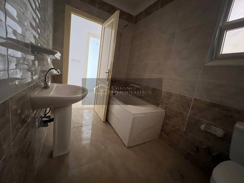 3 6a151155-8a92-4d35-88f6-0c7c7a915c28. jpg