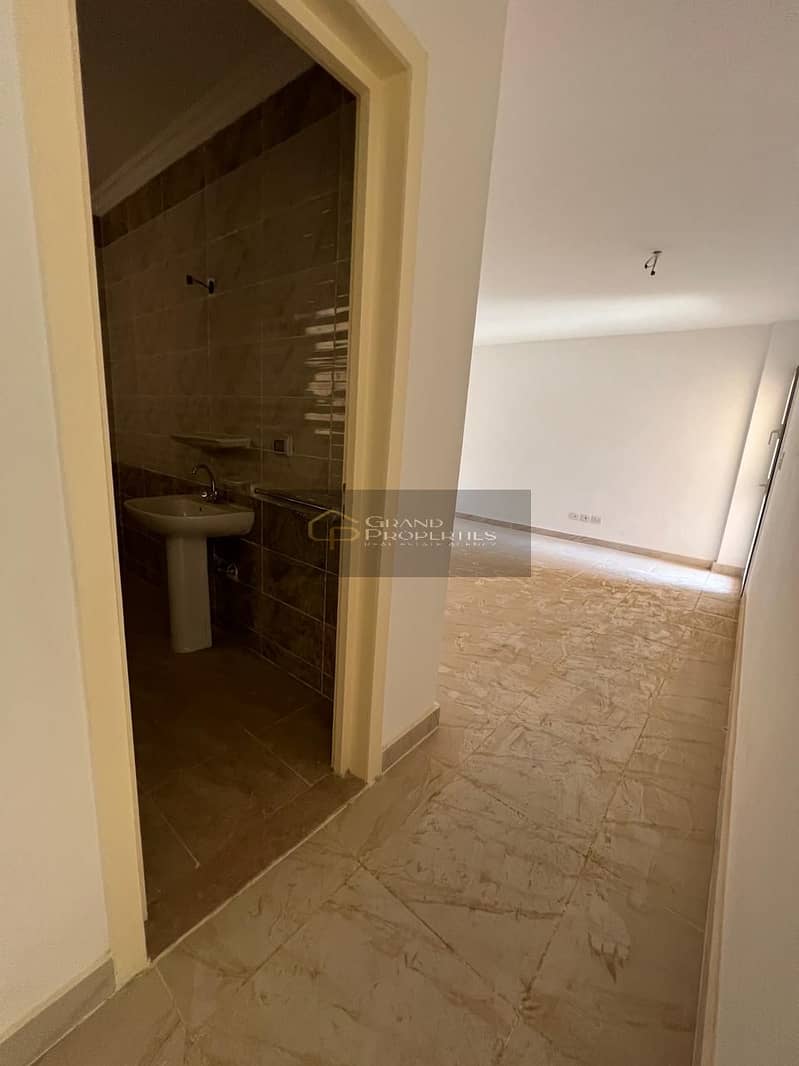 5 442d06e2-4e04-4d56-8f28-e4ee0f352949. jpg