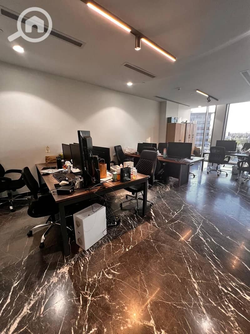 4 9e425ef4-b8a5-464a-b1ee-944afaed62f5. jpeg