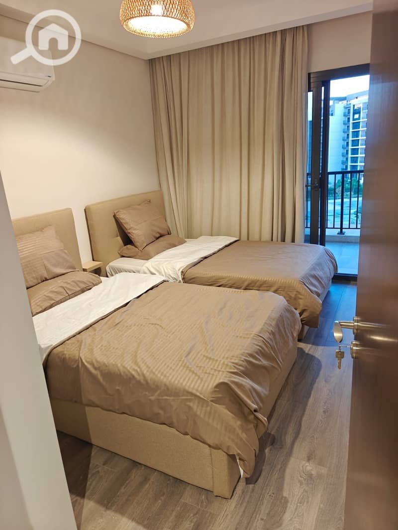 4 a0cbb4f5-1908-4f18-93d7-20d8afcbc1ad. jpeg