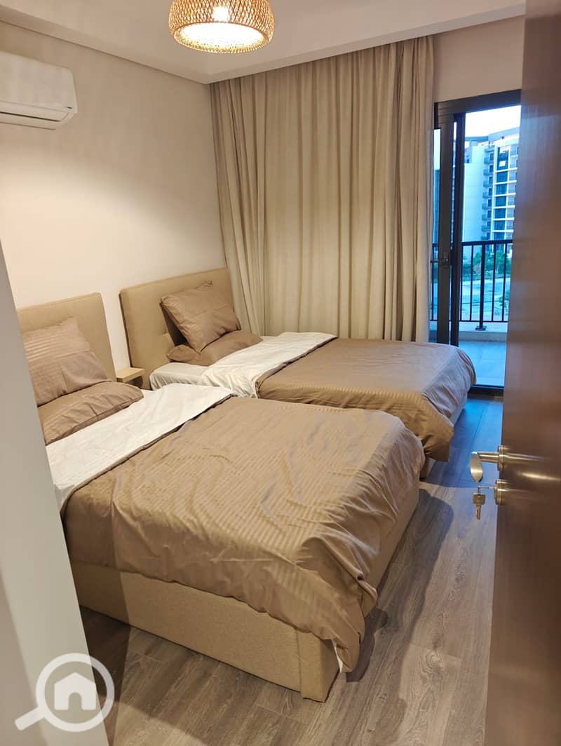 10 a0cbb4f5-1908-4f18-93d7-20d8afcbc1ad. jpeg