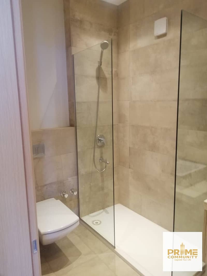 12 db322610-ac34-4f23-878d-8004bc81dd99. jpg