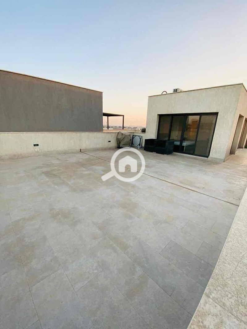 5 935b24ea-463a-44bc-9935-bfc19e8dd1f7. jpg