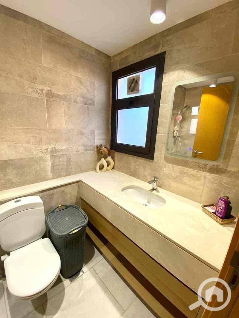 7 480c9492-7eb8-4b41-a43c-170a4f3025fa. jpg