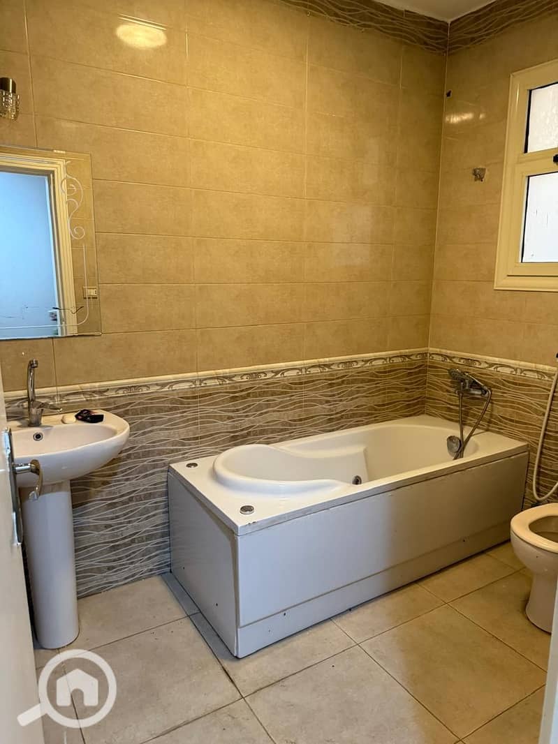 4 WhatsApp Image 2025-12-08 at 13.30. 42 (1). jpeg