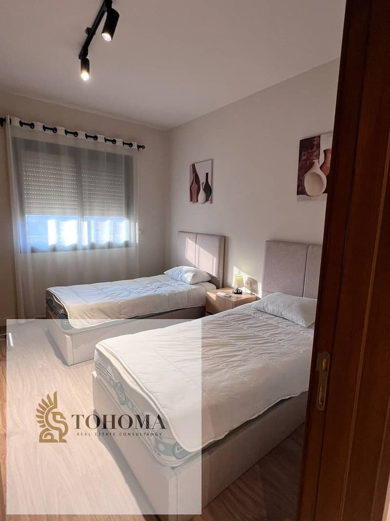 8 e79fd06c-457e-4a23-984c-ee93e03efc8d. jpg