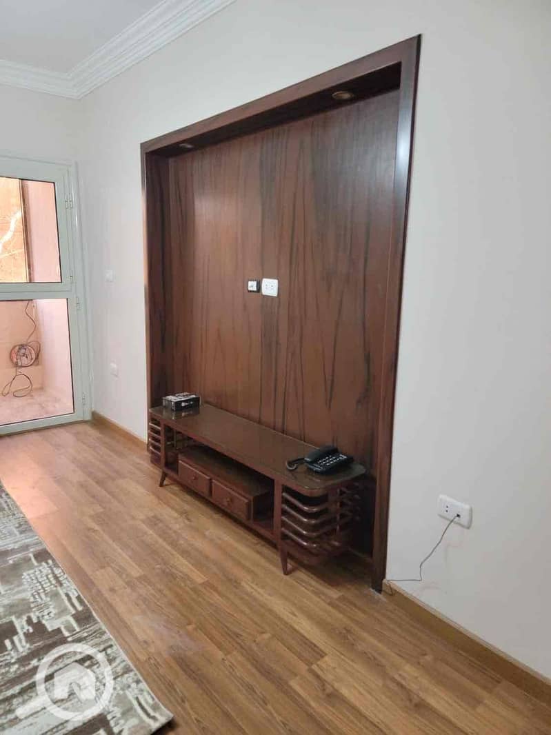 10 0d3e1eb1-9ea5-4777-ab9a-97fe2ac767ee. jpg