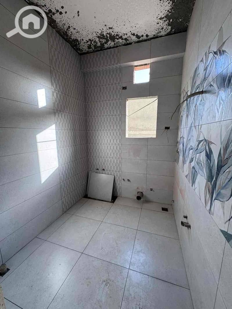 3 8244f58b-df5c-4f7c-bdc6-c457d42a3010. jpg