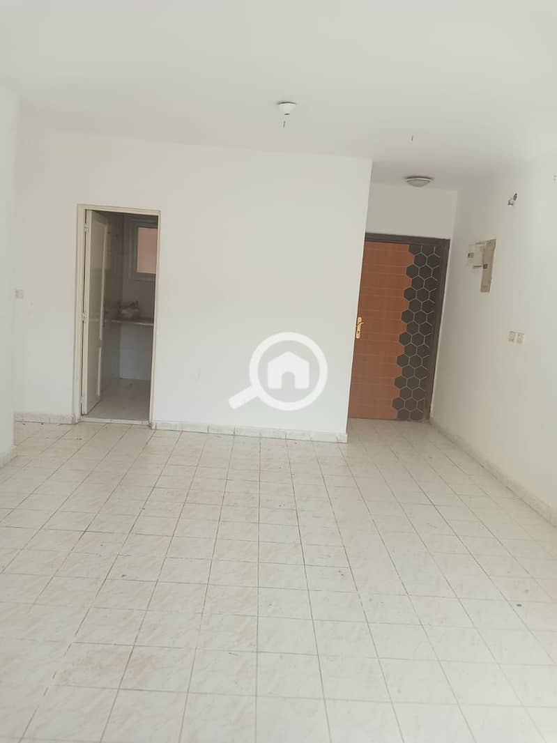 4 04afe2f6-409d-4b04-81dd-8a7585fb9db6. jpeg