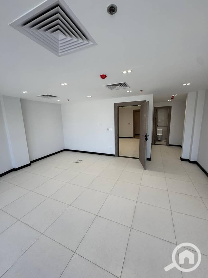 4 WhatsApp Image 2025-11-15 at 1.19. 54 PM. jpeg