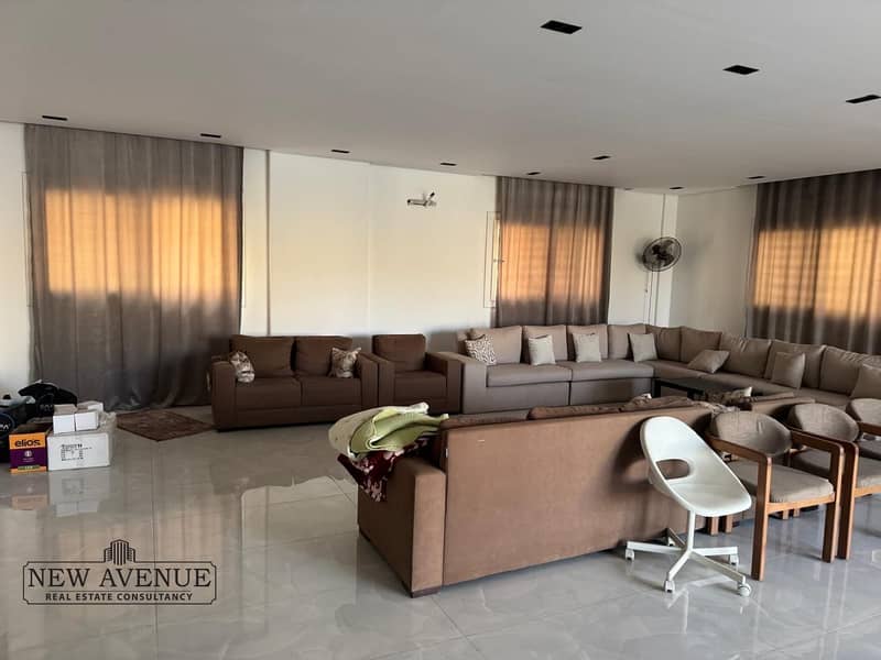 2 98c808ef-f7fd-465e-b8b8-81c91f85ee6d. jpeg