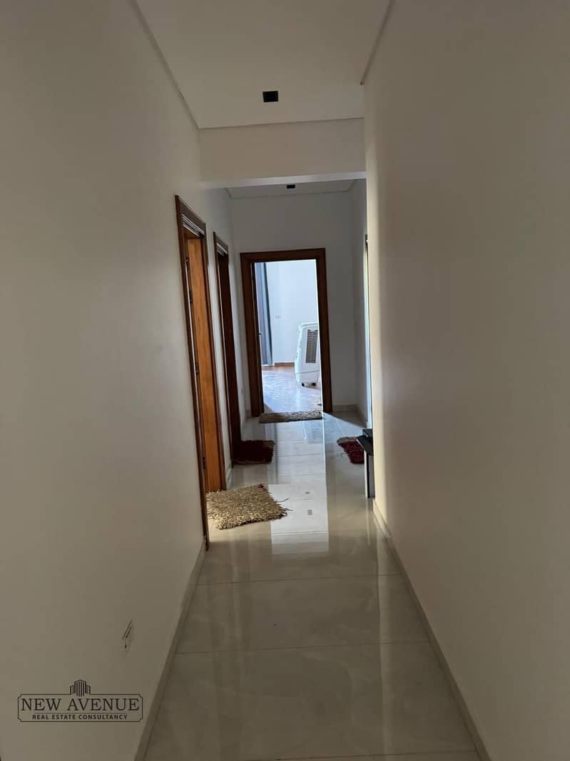 4 28dbbeec-4b97-49d9-b94d-3ead515d317d. jpeg