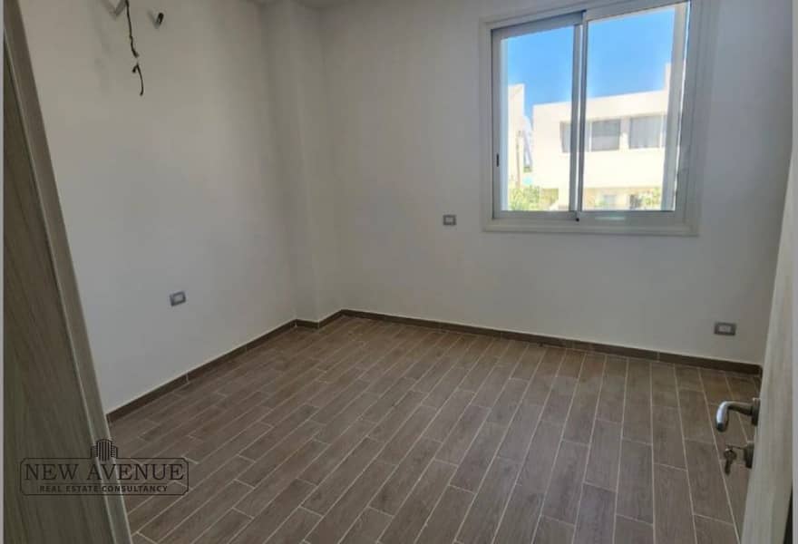 5 3296f5fc-cbcb-415a-af5f-383b1483d65d. jpg