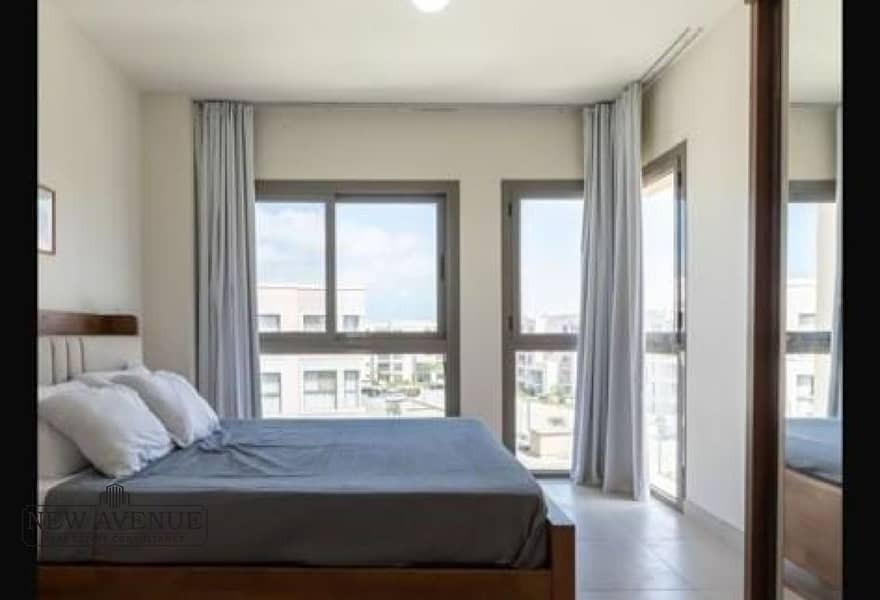 8 4c8577ed-ce23-4c1b-bd73-d98e3a77df04. jpg