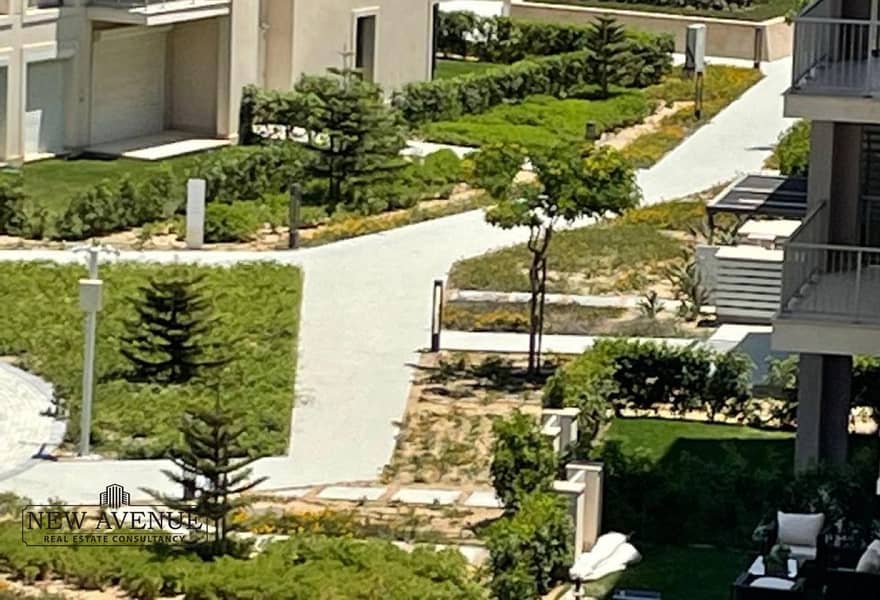 10 c6af2a9b-613c-4460-845b-d88c08c56400. jpg