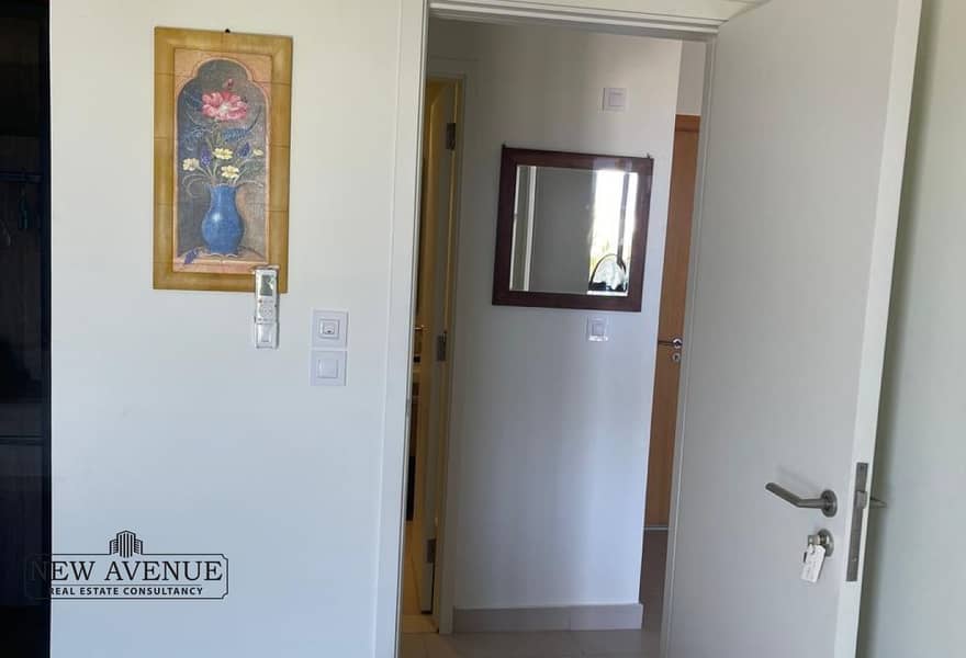 8 c77ecfe5-f479-4b71-8045-13b2bea3272b. jpg